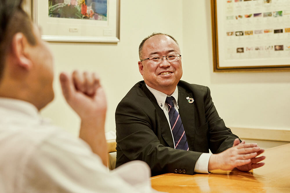 スターゼン 海外本部 輸入ポーク部部長 小池公一さん。