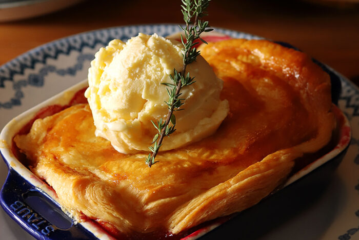 紅玉とベリーのパイ