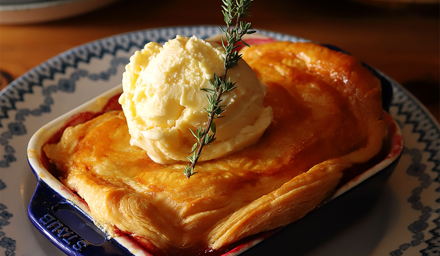 紅玉とベリーのパイ