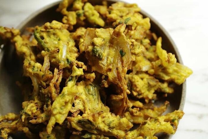 スパイス弾ける インドのタマネギの天ぷら「オニオン・パコラ」