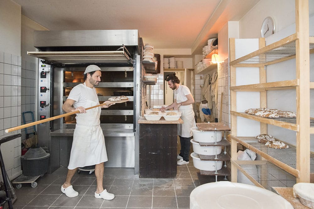 【パン業界の働き方改革】パリのブーランジュリーの最新形は、17時開店!