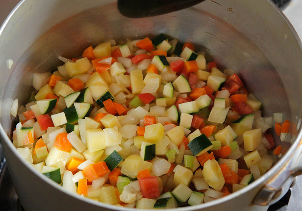 野菜を加える