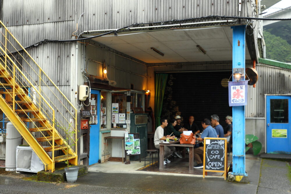 製茶工場併設カフェ「ニガクナイコウチャ」__グリーンエイト