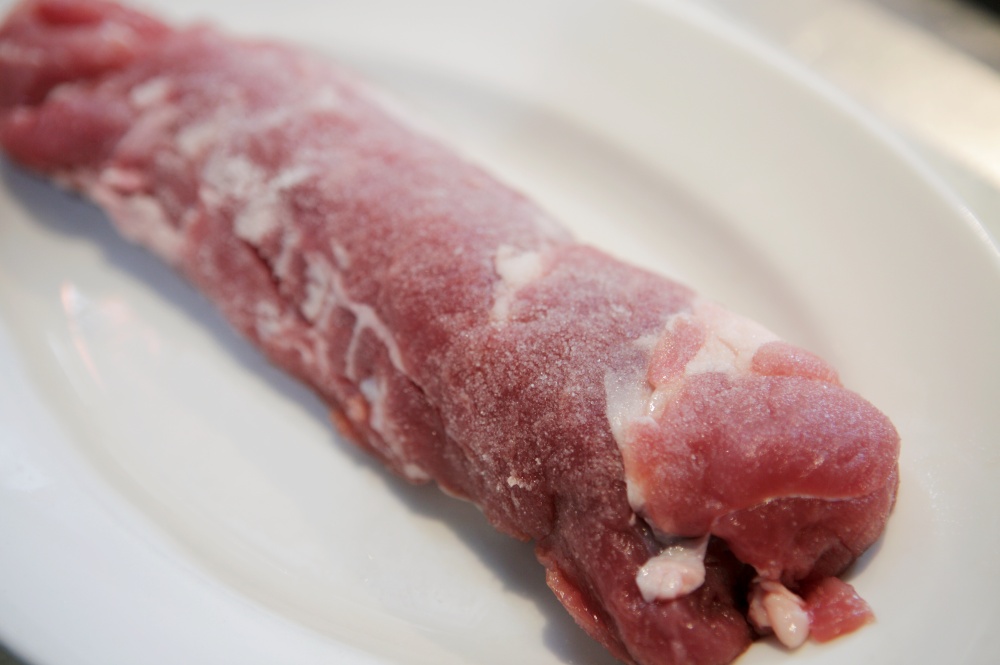 ヒレ肉を塩漬けして2~3日置く