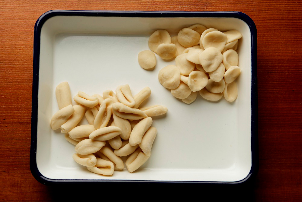 左がカヴァテッリ、右奥がオレキエッテ