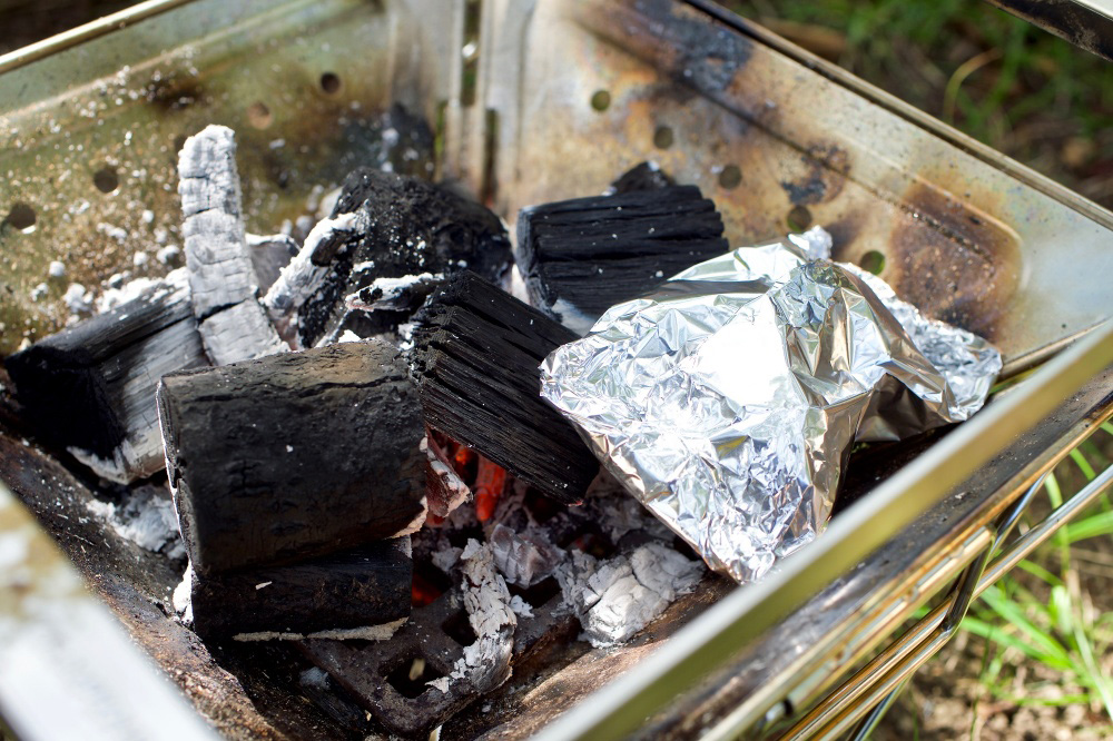 ［２］ジャガイモを焼く