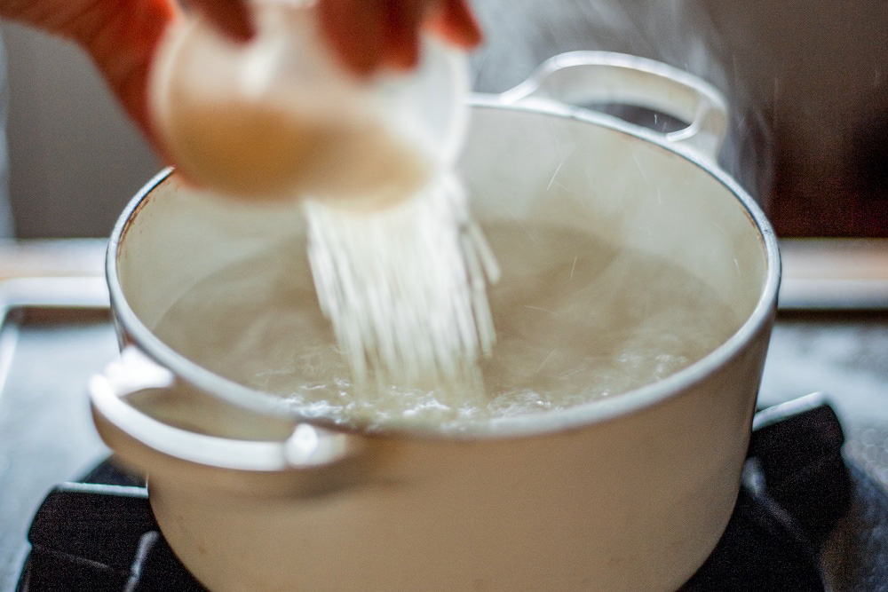 ［２］米を茹でる