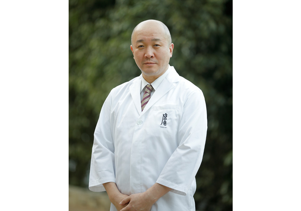 髙木慎一朗（たかぎ・しんいちろう）