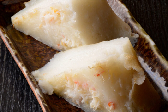 カニ入りで旨味たっぷり。ふんわり淡い口溶けの「はんぺん」