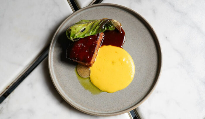 精緻でおおらかで斬新。気鋭の若手シェフが紡ぐ国境を越えた味覚の旅