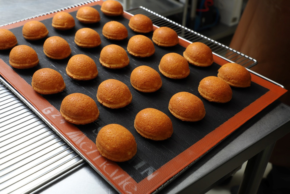 ［８］型から取り出す