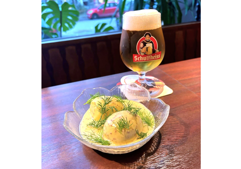 ベルリンで人気再燃！レトロな居酒屋“クナイペ”文化の再興