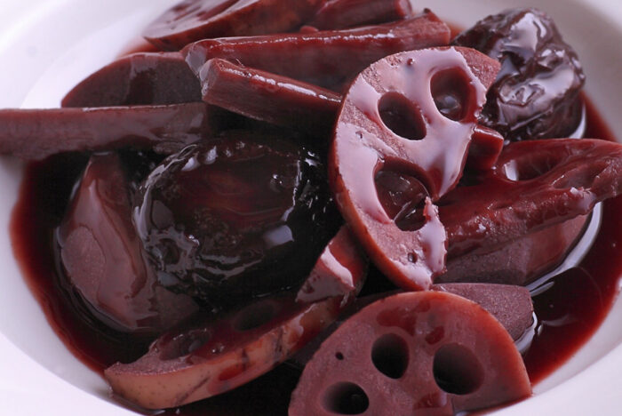 艶やかに、美しく。フランス風筑前煮「根菜とプラムの赤ワイン煮」 