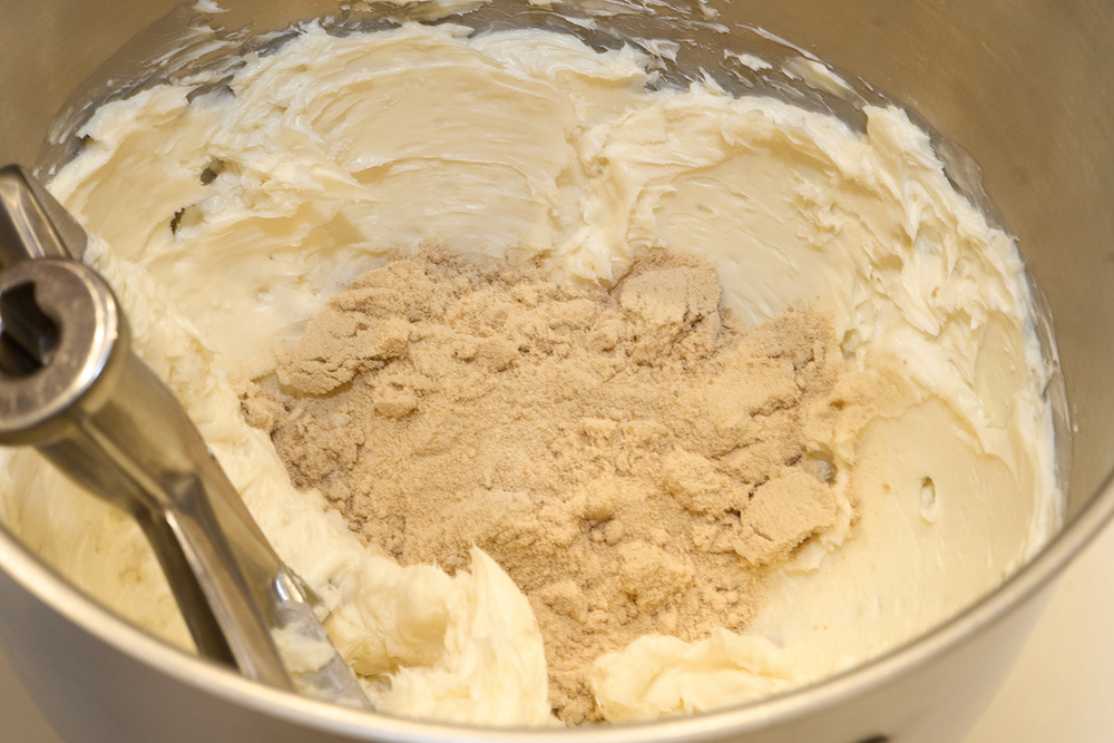 ［２］砂糖と塩を加える