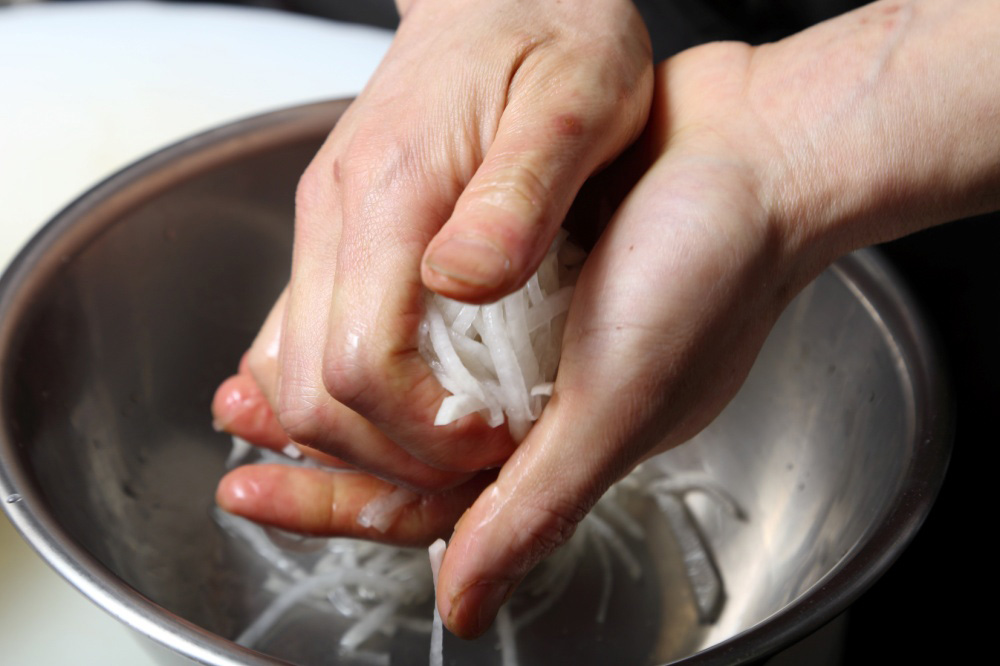 ［６］水分を絞る