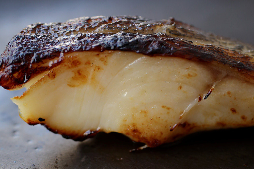 “質も値段も日本一”な魚屋の手仕事「銀ダラの西京漬け＆カマスの干物」