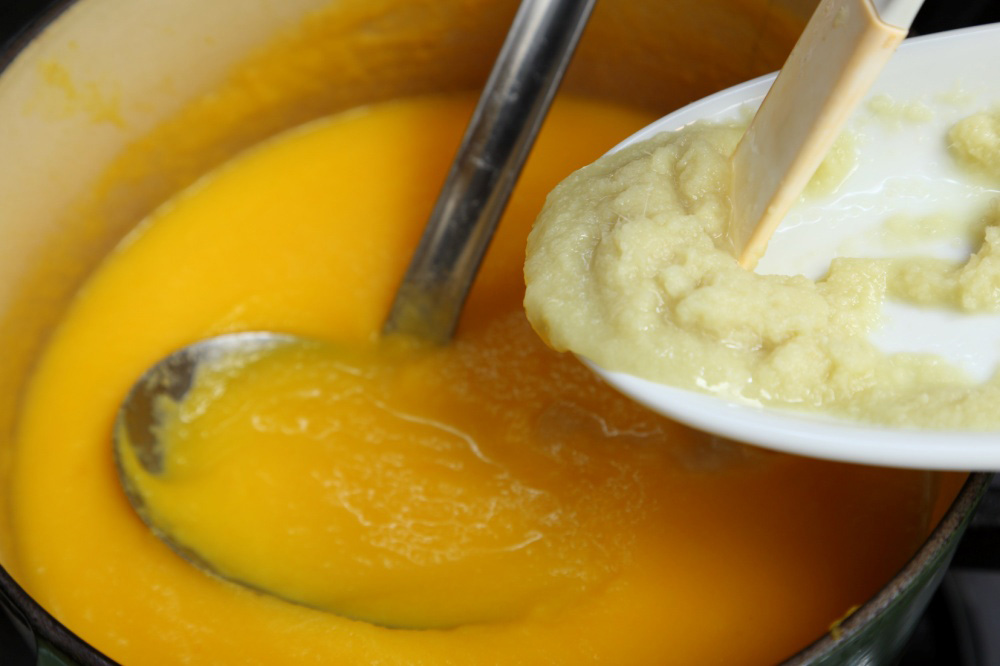 ［８］ショウガを加える