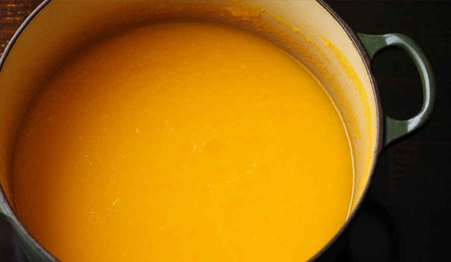 体の芯から温まるイギリスの味「ニンジンとショウガのスープ」