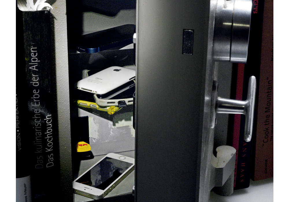 スマホを預けるための金庫