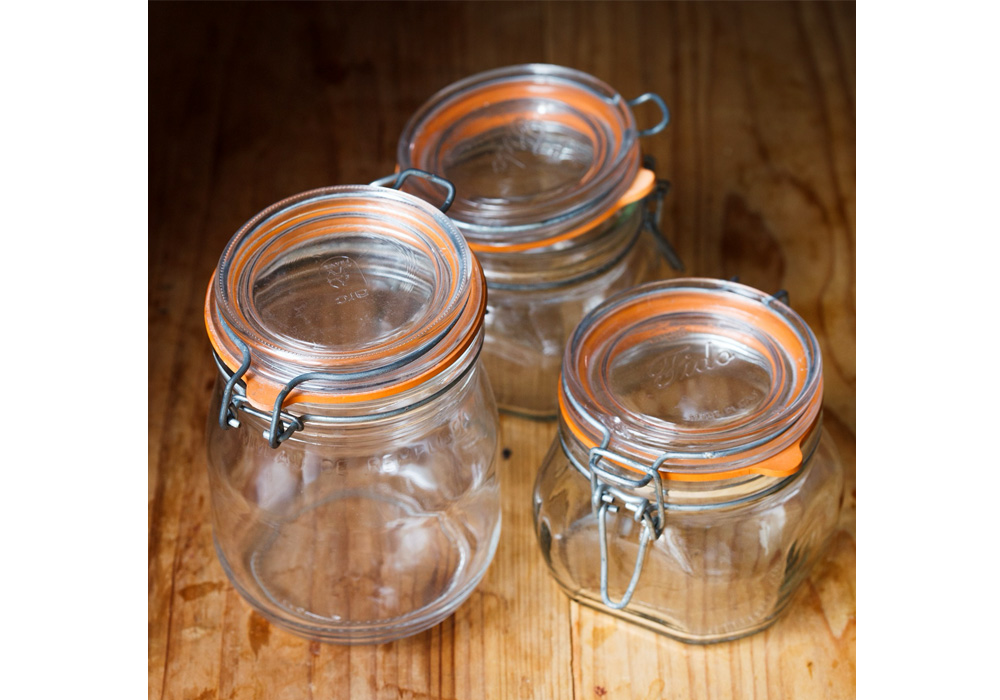 ２．密閉ガラス瓶