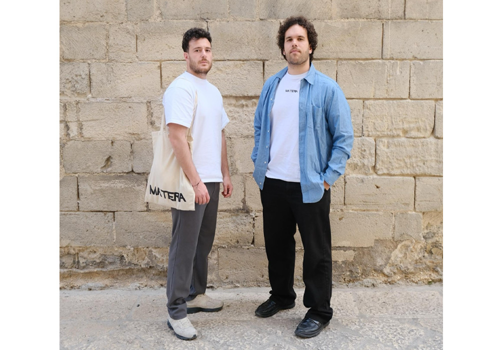 ジュゼッペ・マストロピエトロ氏（右）とミケーレ・コスタンティエッロ氏