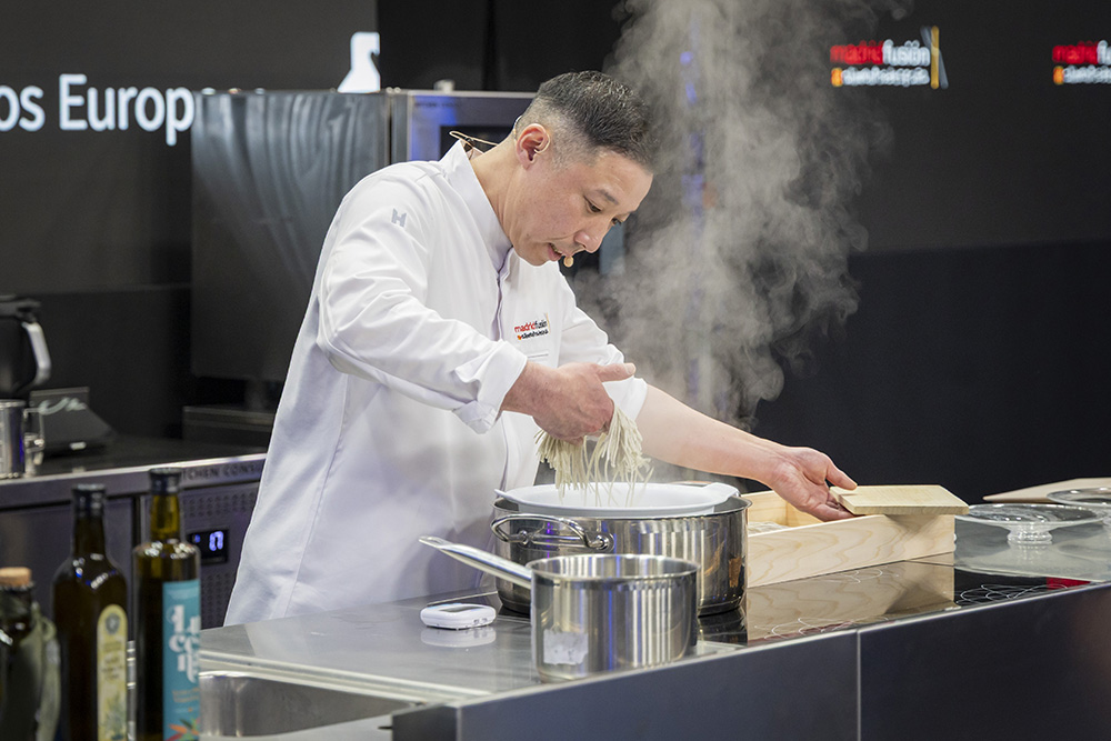 「酒蕎麦 くちいわ」口岩倫彦氏