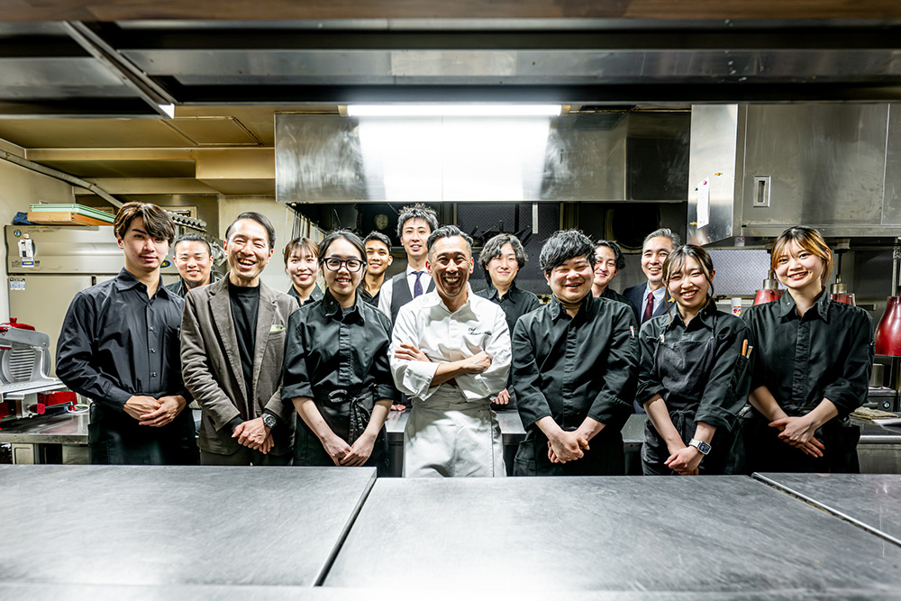 西出さんとスタッフ