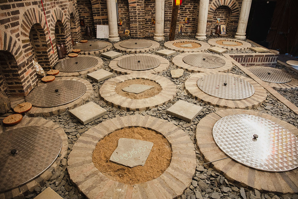 素焼きの壺を使ったクヴェヴリ製法