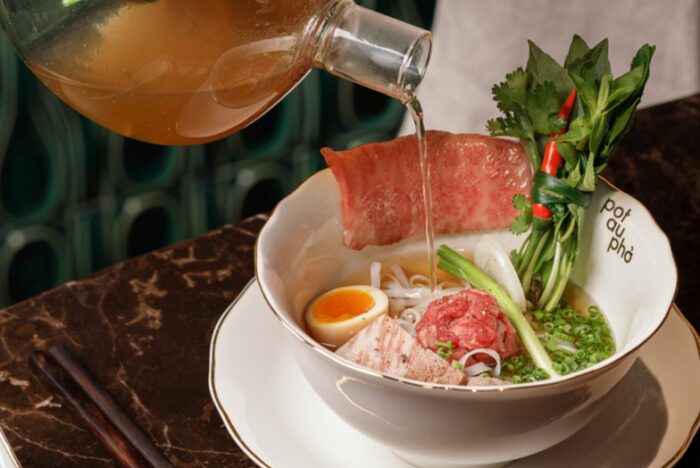フレンチやラーメンの技を融合　ベトナム初のミシュランシェフが挑むフォーの再構築
