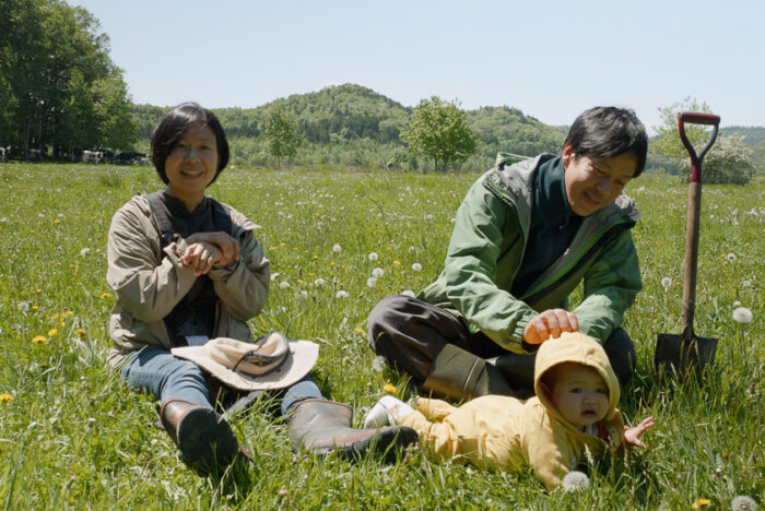 【9/26公開】映画『百姓、わらう。』人口0.1％の若き農家が見据える“100年先の豊かさ”とは？